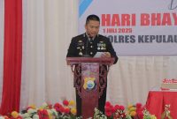 Kapolres Sula AKBP Kodrat Muh.Hartanto Membacakan Amanat Kapolda Malut