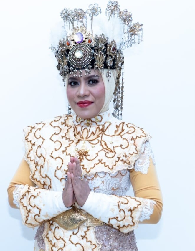 Bupati Kepulauan Sula,Hj.Fifian Adeningsi Mus, SH