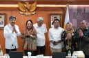 Foto Bersama Bupati Sula dan Mensos RI