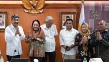 Foto Bersama Bupati Sula dan Mensos RI
