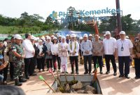 Foto Bersama Menkes RI Budi Gunardi Sadikin Usai Peletakan Batu Pertama RSUD Sanana